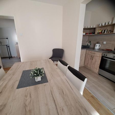 Haus Apartman Zajecar M&L Δωμάτιο φωτογραφία