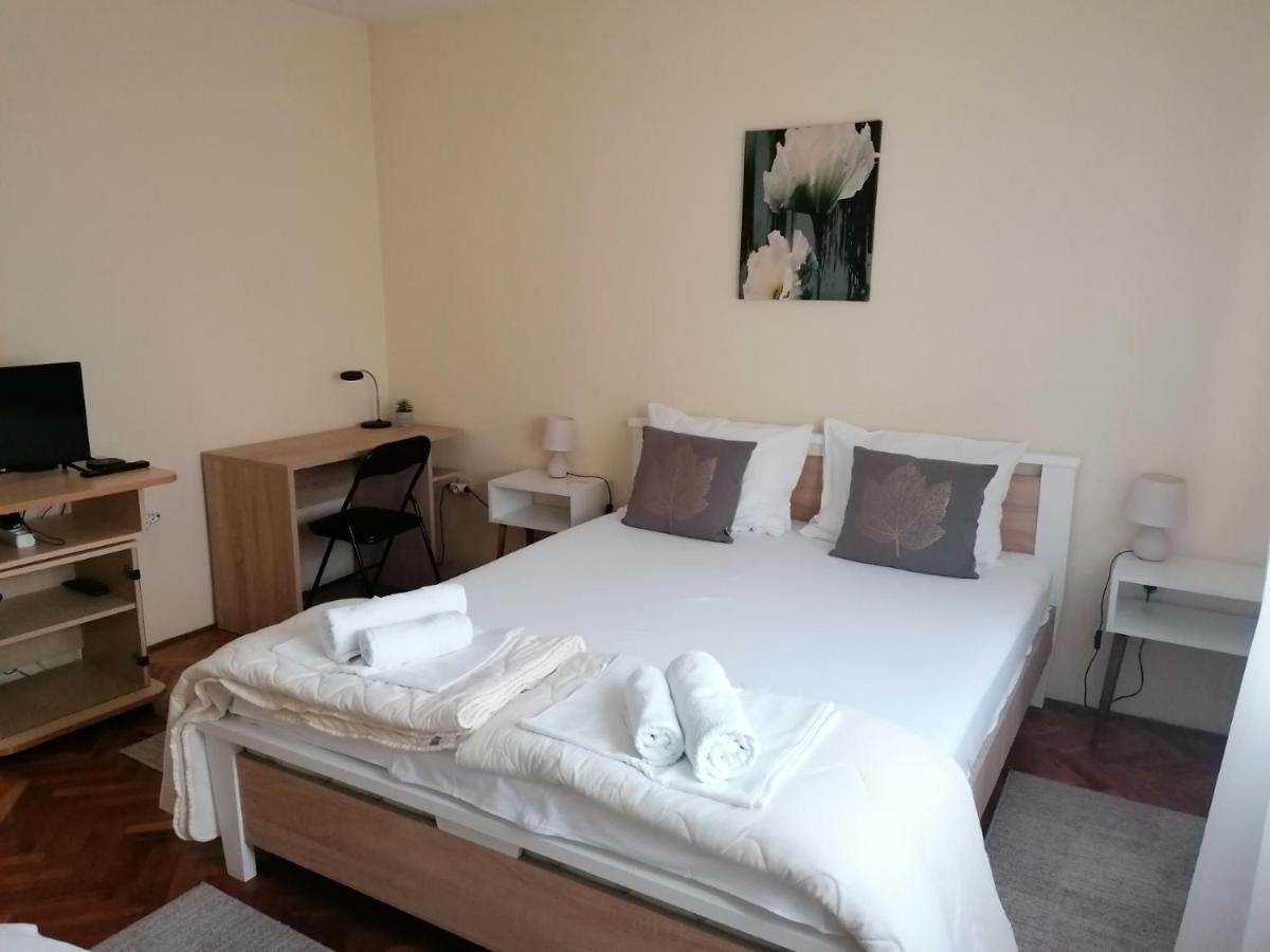 Haus Apartman Zajecar M&L Εξωτερικό φωτογραφία