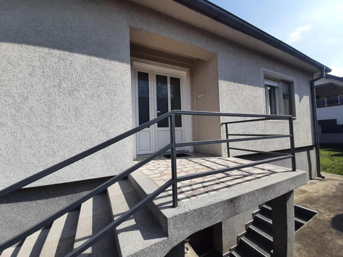 Haus Apartman Zajecar M&L Εξωτερικό φωτογραφία