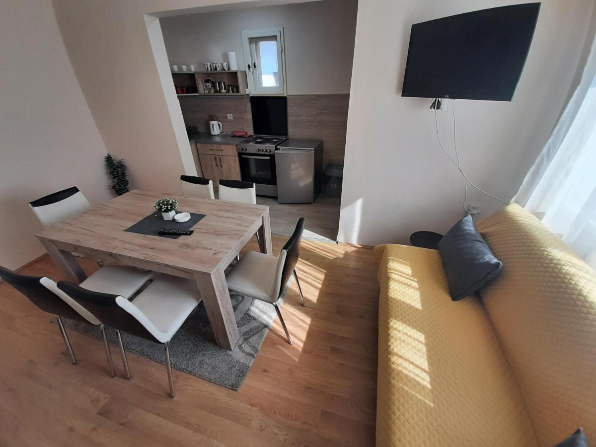 Haus Apartman Zajecar M&L Εξωτερικό φωτογραφία